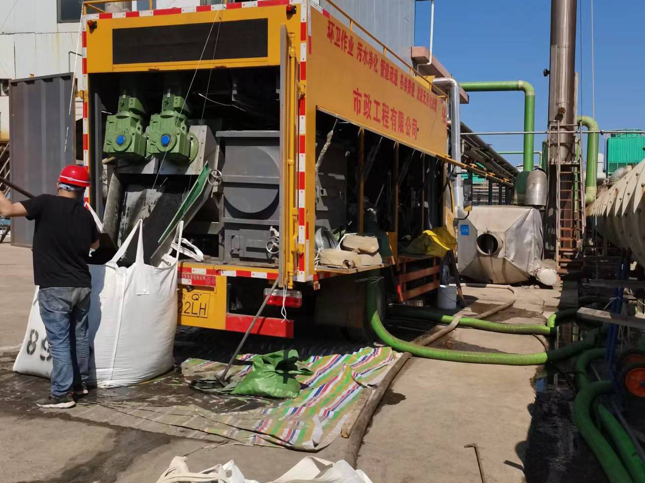 利通淤泥压干处理